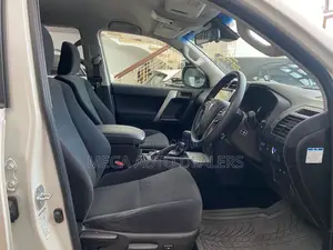 Toyota Land Cruiser Prado 2018 White
