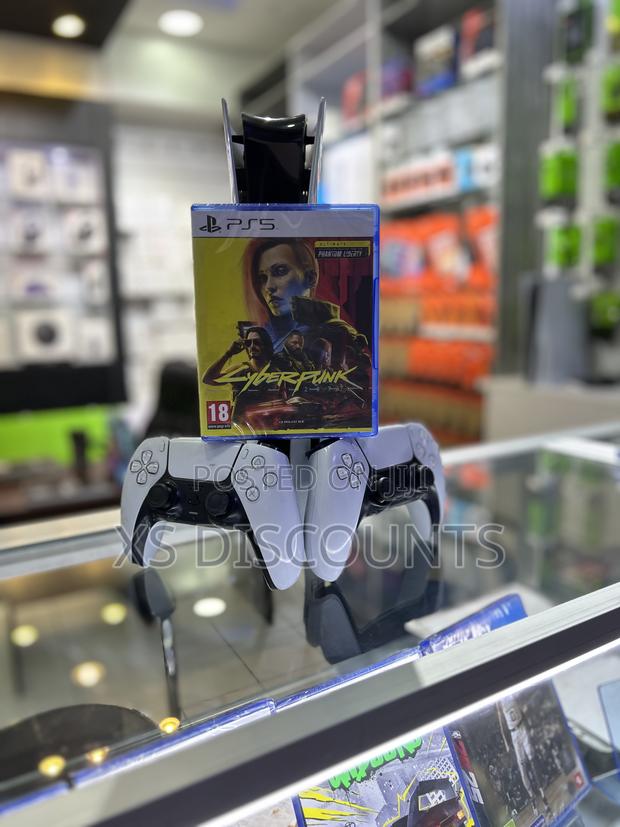 Used Playstation 5 Slim With 2 Controllers + New Cyberpunk Bundle - main view