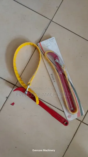 Heavy-Duty Strap Wrench Tool
300mm for Oil Filters,Plumbing Etc