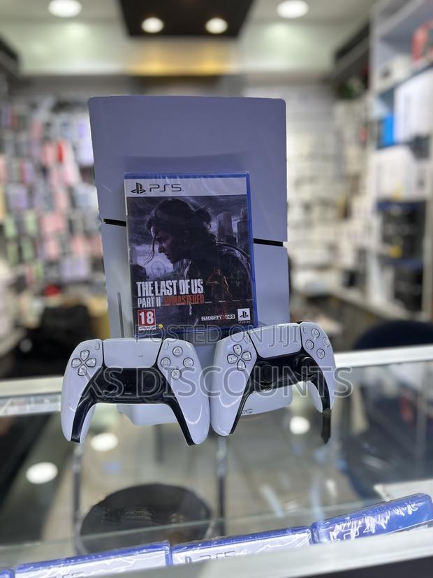 Used Playstation 5 Slim and 2 Controllers With the Last of Us 2 Bundle - thumbnail 2