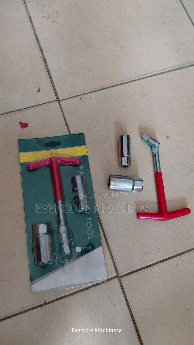 High Quality Spark Plug Tool/Opener Set. - thumbnail 4