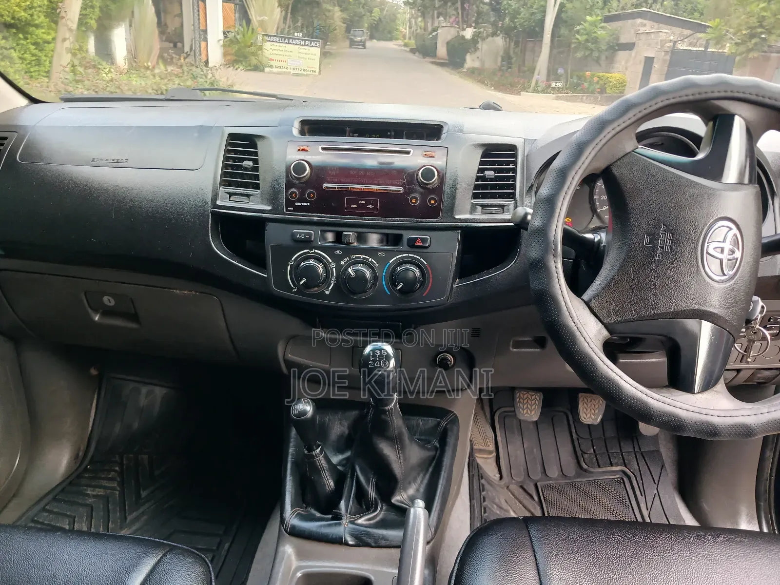 Toyota Hilux 2014 Black