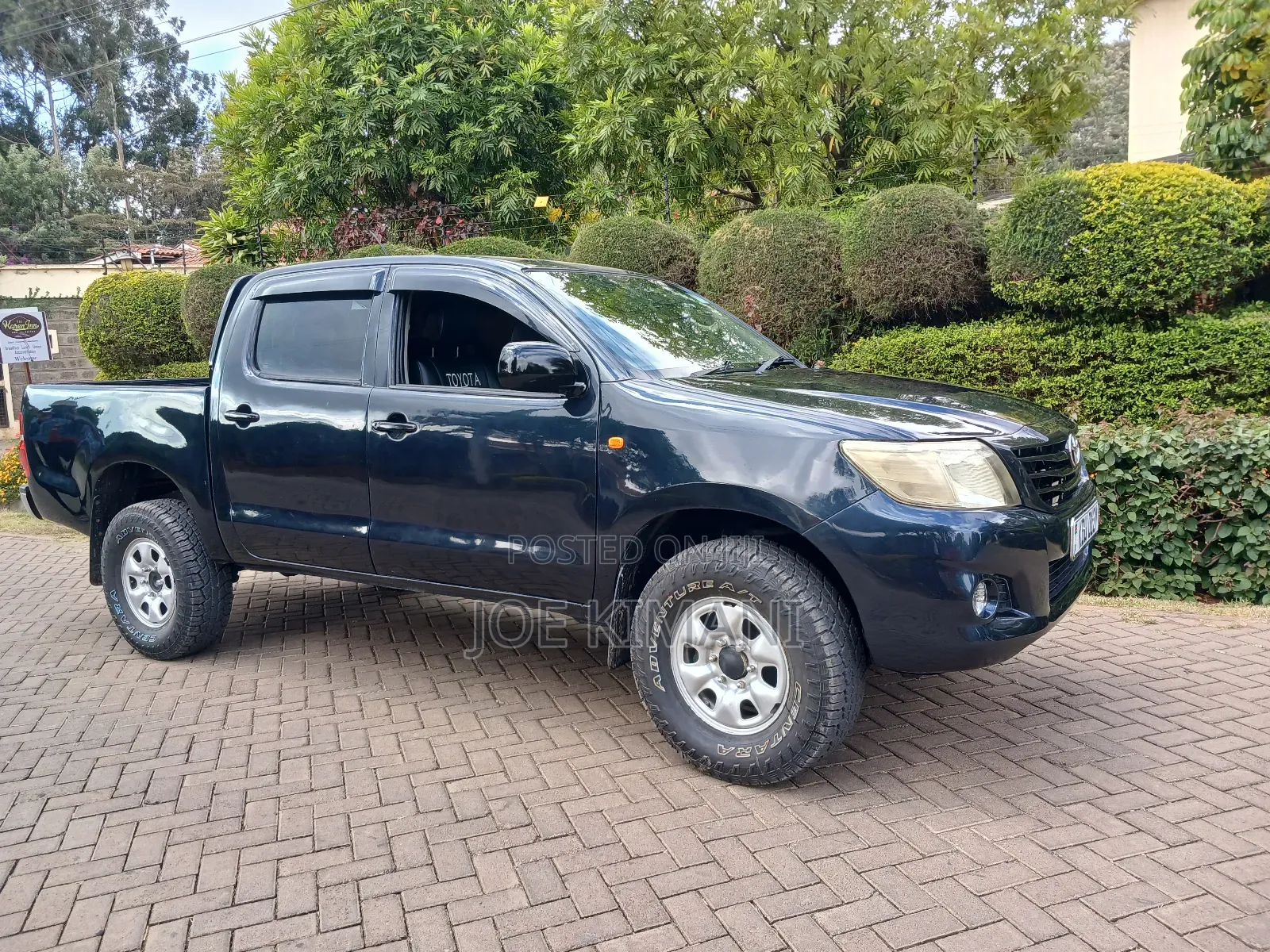 Toyota Hilux 2014 Black