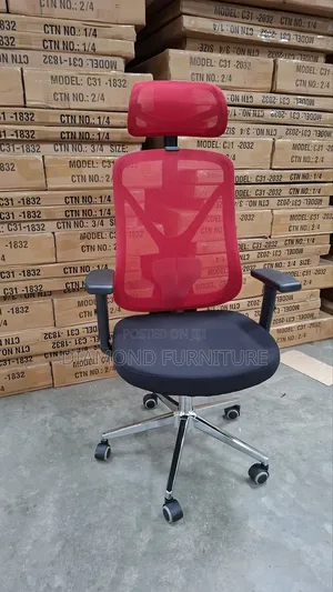 Modern Ergonomic Mesh Office Chair – With Headrest