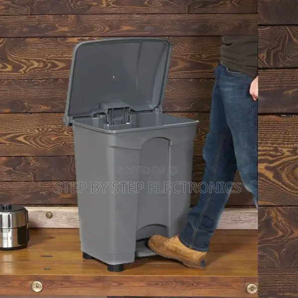 Home Office Clinics 30l Hard Plastic Step Pedal Waste Dust Bin