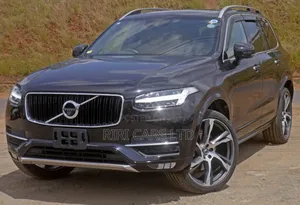 Volvo XC90 T5 Momentum AWD 2018 Black
