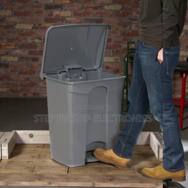 Medical Facilities 30l Hard Plastic Step Pedal Waste Garbage Bin