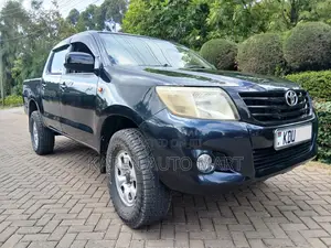Toyota Hilux 2014 Black