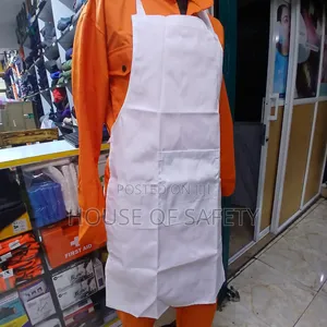 White Aprons With Full Coverage for Maximum Protection