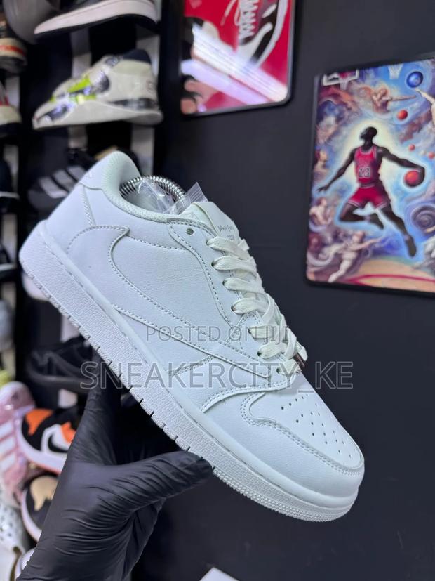 Plain White Jordan 1 Low X Cactus Jack - thumbnail 3