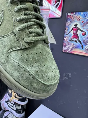 Supreme Nike Dunk Low