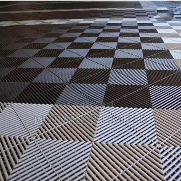 Stylish Interlocking Garage Flooring – Clean Modern Look - main view