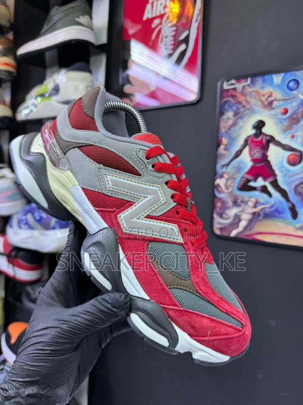 New Balance 9060 Metallic Red - thumbnail 5