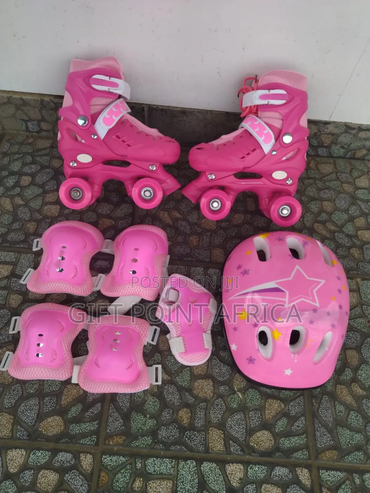 7 In 1 Adjustable Quad Skates With Guards And Helmets For Kids Safety