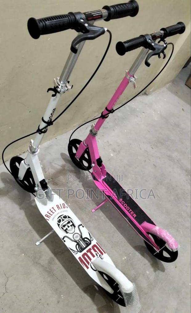 Metallic Strong And Durable Adjustable Scooter With Handle Brakes