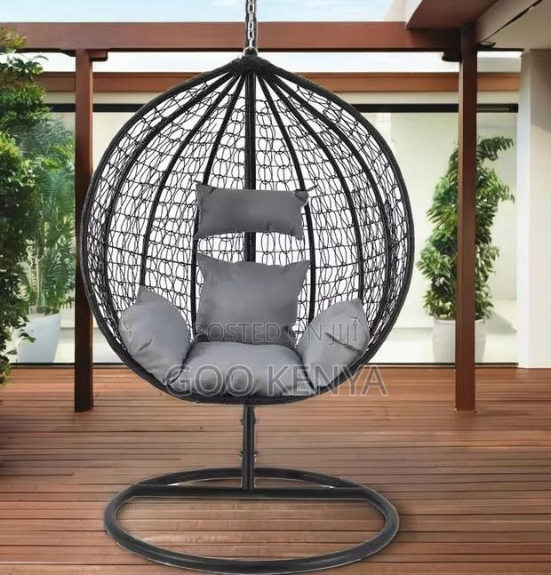 Home Chair;Luxury Modern Round Table:Artistic Design For Small Spaces