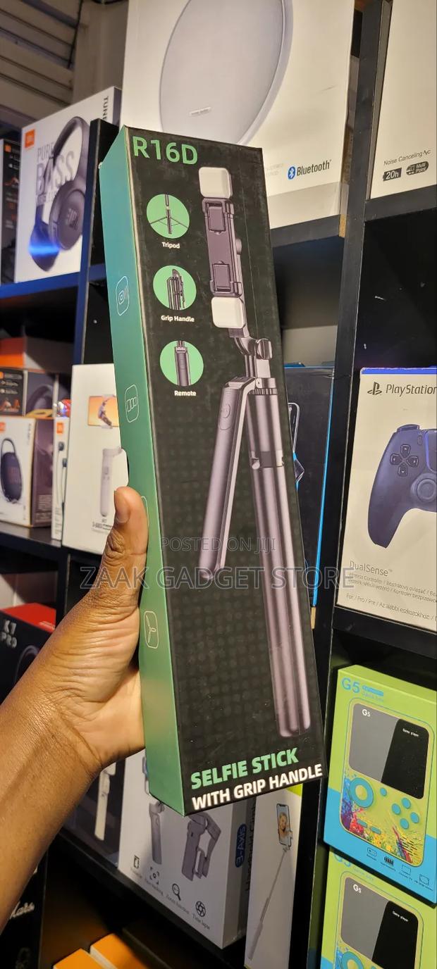 R16d Bluetooth Selfie Stick With a Grip Handle and Tripod - main view