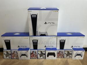 Digital Ps5 Slim With 2 Controllers - thumbnail 2