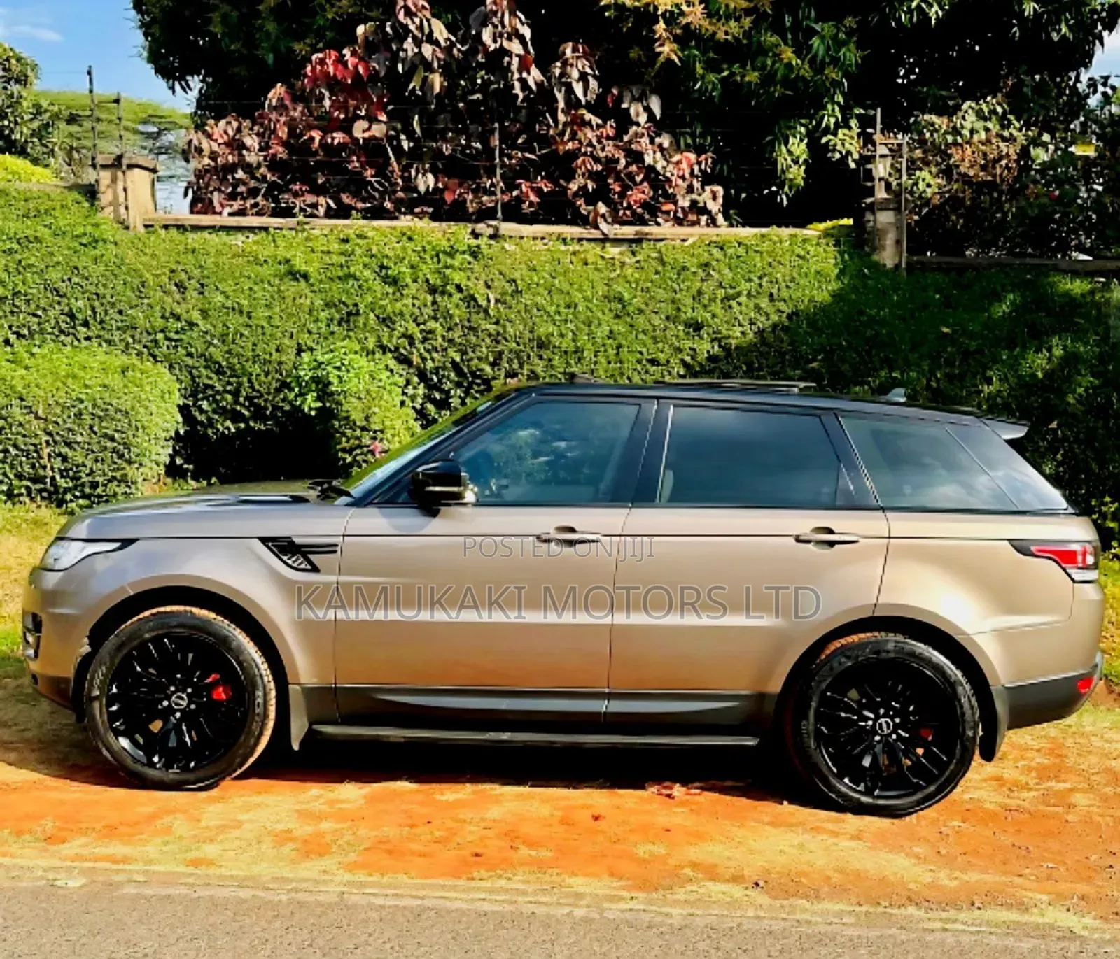 Land Rover Range Rover Vogue 2016 Gold