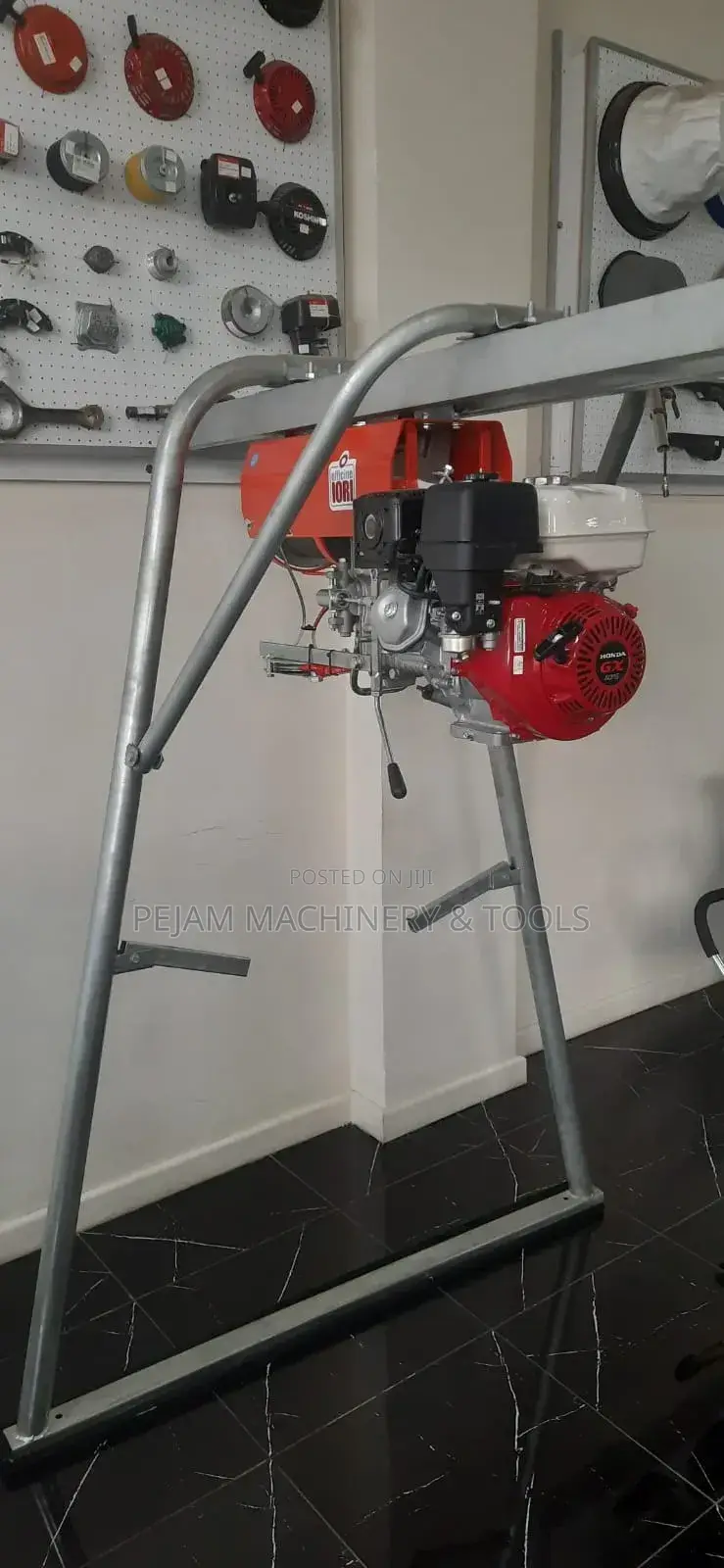 Iori Italy 1tonne Concrete Hoist Equipped With Honda Gx270 Engine