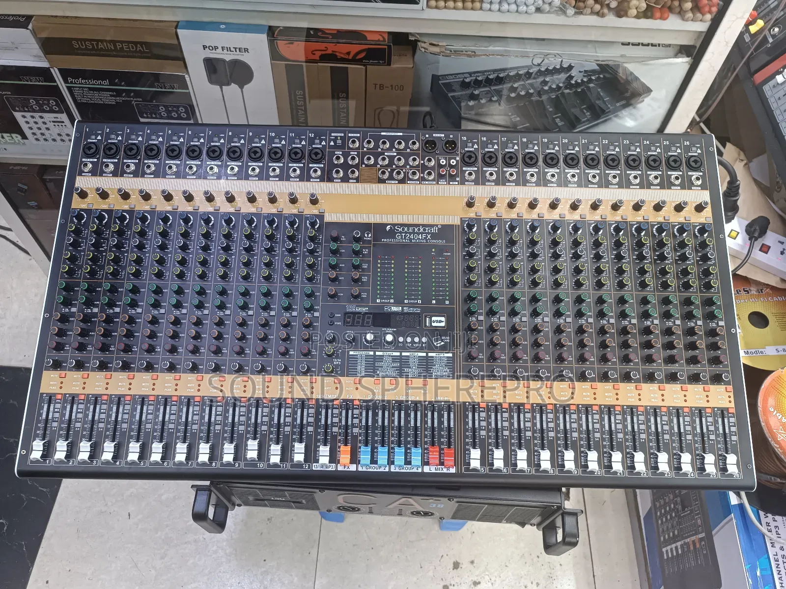Soundcraft Gt2404 Fx 26 Channel Plain Mixer