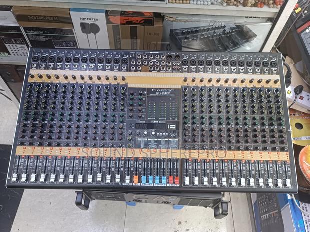 Soundcraft Gt2404 Fx 26 Channel Plain Mixer
