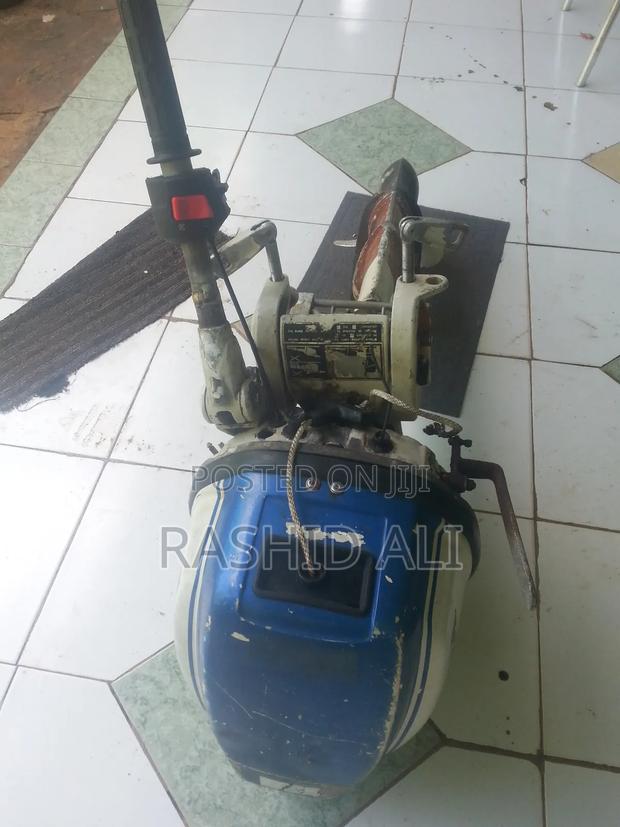2x, 7.5hp Honda Outboard Engine - thumbnail 2