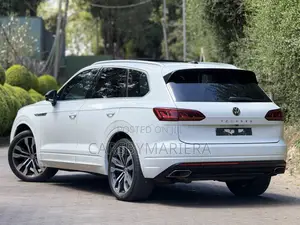 Volkswagen Touareg 2019 White