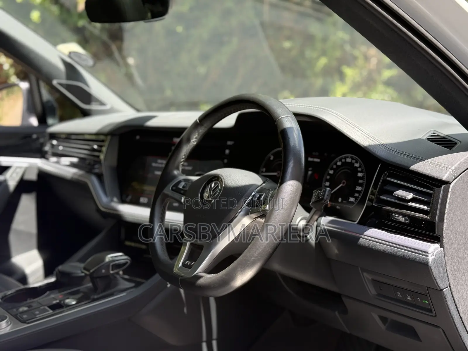 Volkswagen Touareg 2019 White