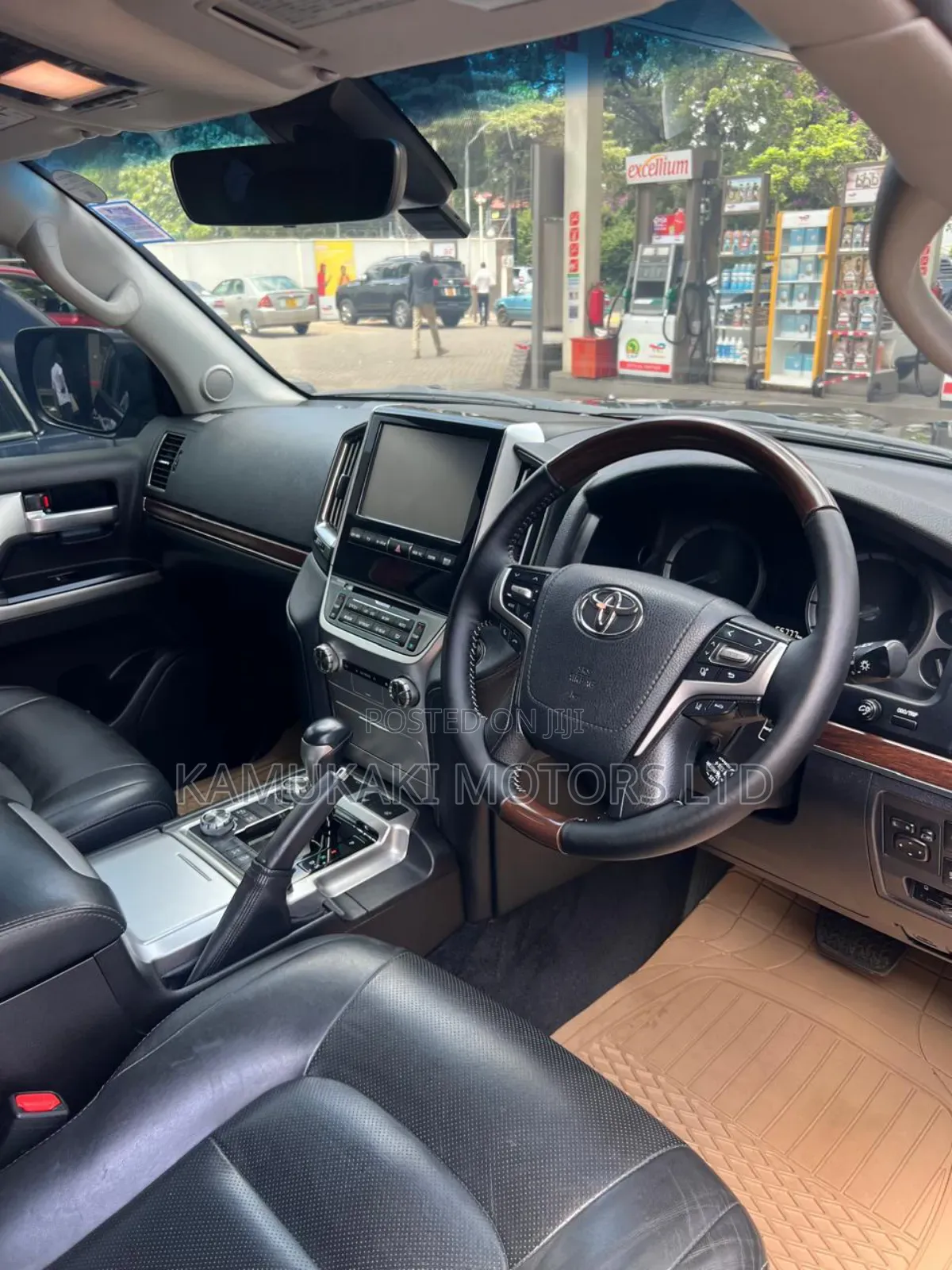 Toyota Land Cruiser 4.6 V8 ZX 2016 Black