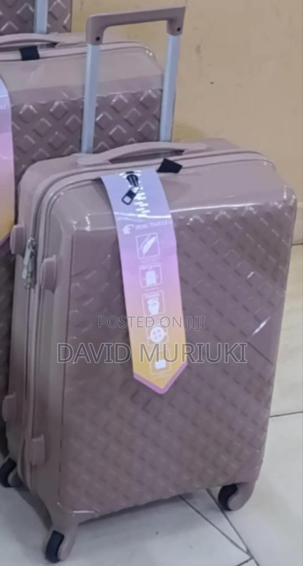 *4 in 1 Luxurious Unbreakable Suit Case - thumbnail 2