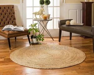 Minimalist Round Rugs - main view