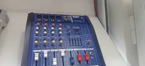 Mixer 4 Channel Powered