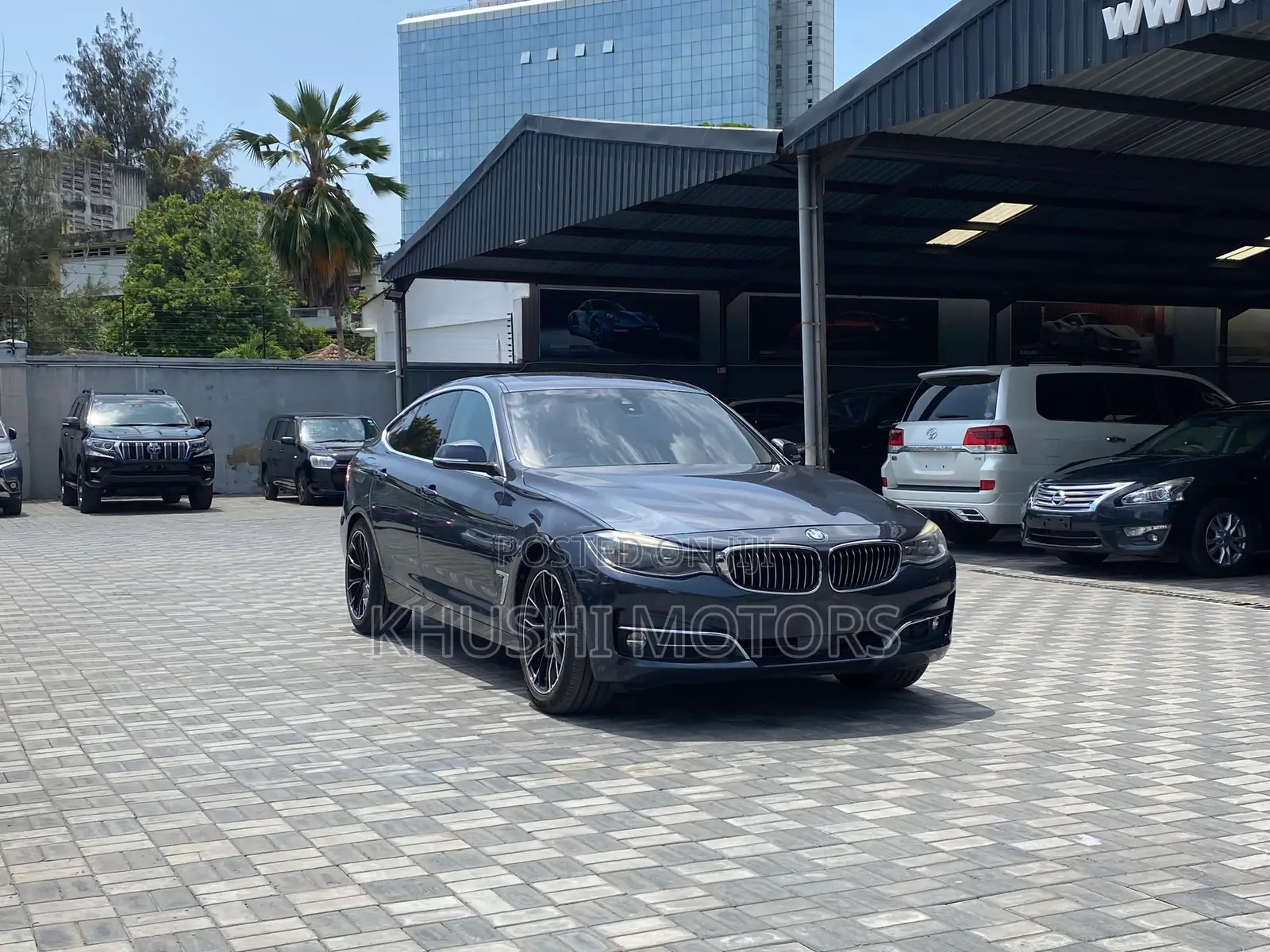 BMW 320i 2017 Gray