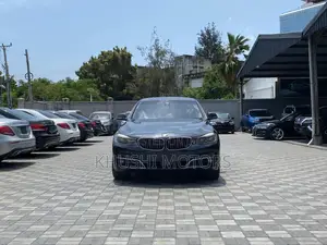 BMW 320i 2017 Gray