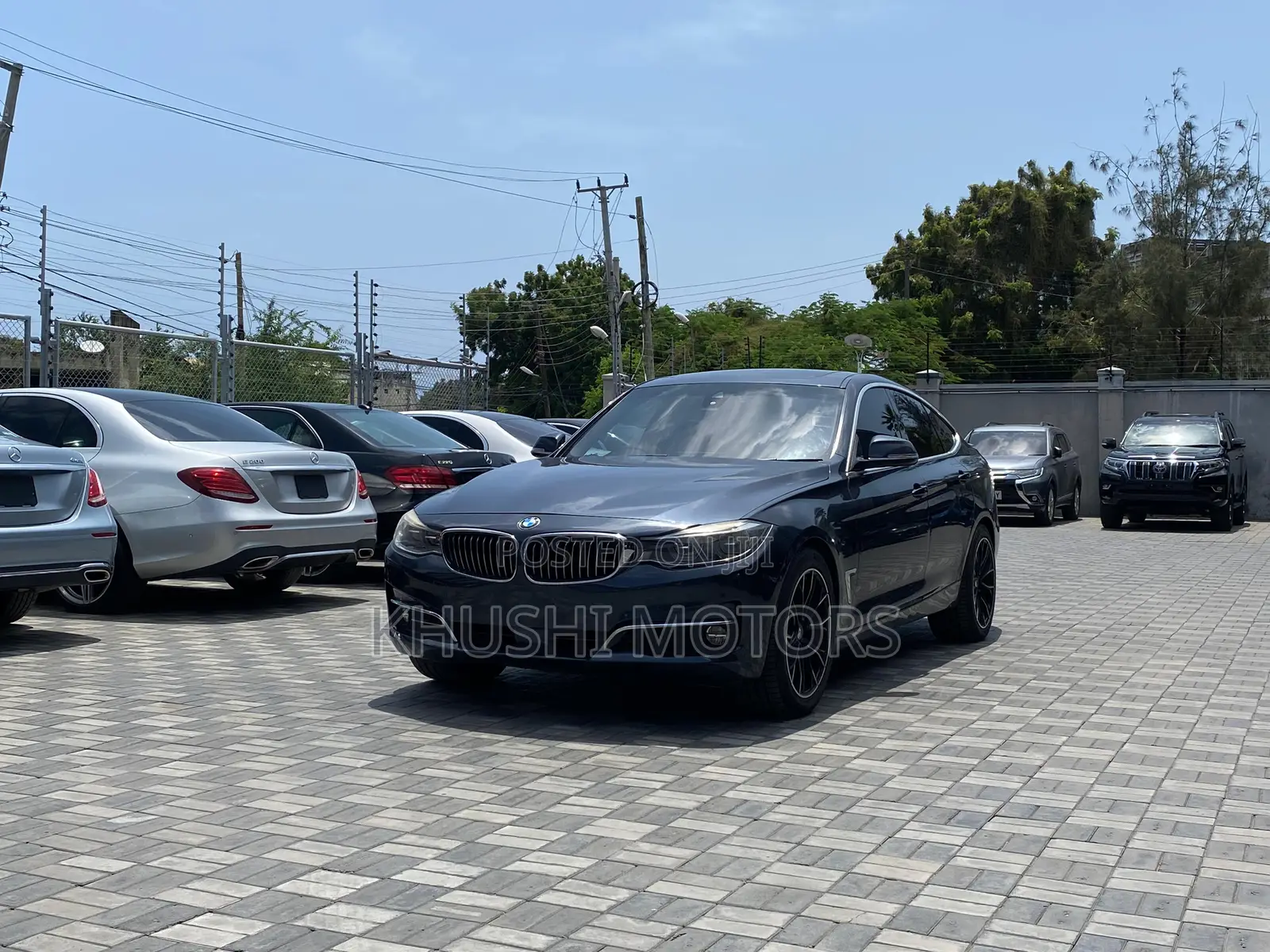 BMW 320i 2017 Gray