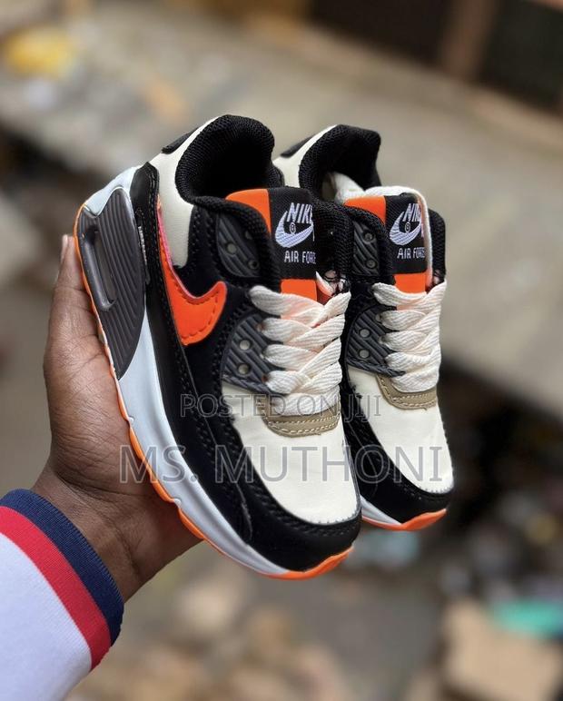 Jnisex Kids Casual Nike Sneakers Size 25-36 - thumbnail 3