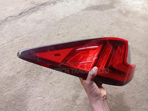 Rx 300 2018 Taillight - thumbnail 4
