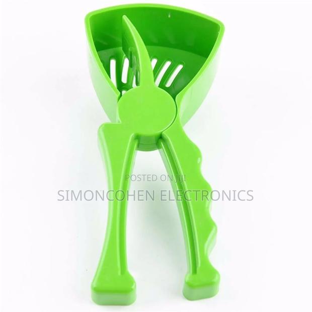 Hard Plastic Lemon Squeezer - main view