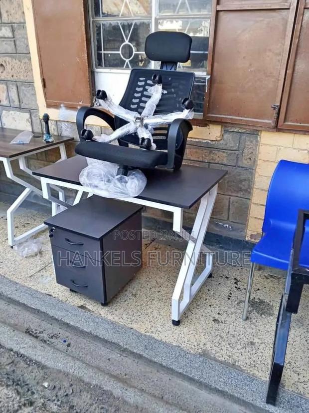 Compact Metallic Desk – Perfect for Offices Schools