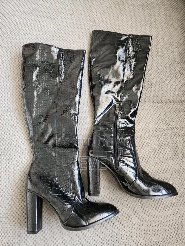 Black Knee High Boots - thumbnail 3