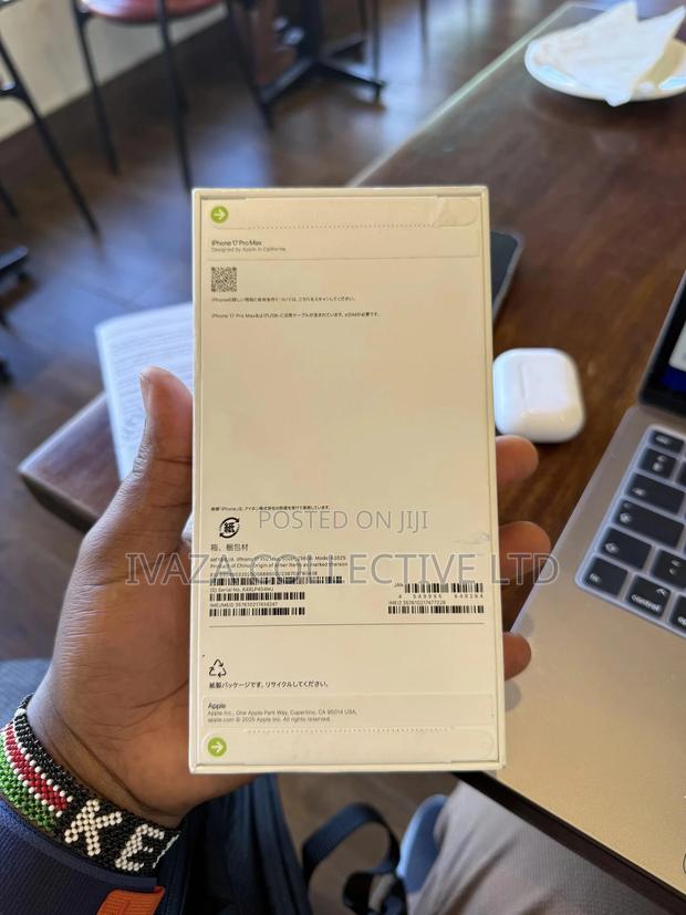 New Apple iPhone 17 Pro Max 256 GB Silver - thumbnail 2