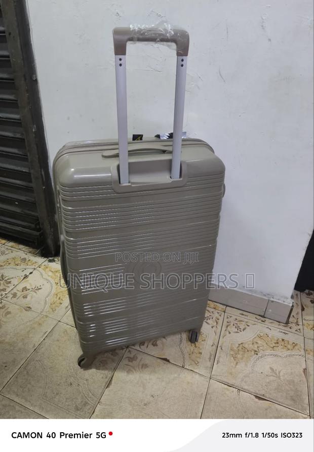 Single Piece Suitcase - thumbnail 3