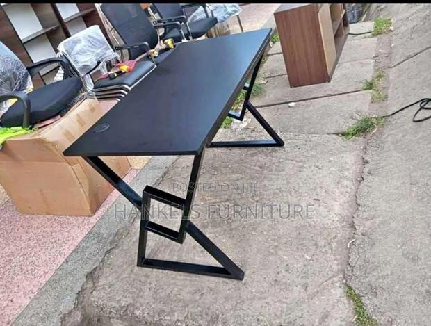 Heavy-Duty Black Metallic Desk – Professional Finish - main view