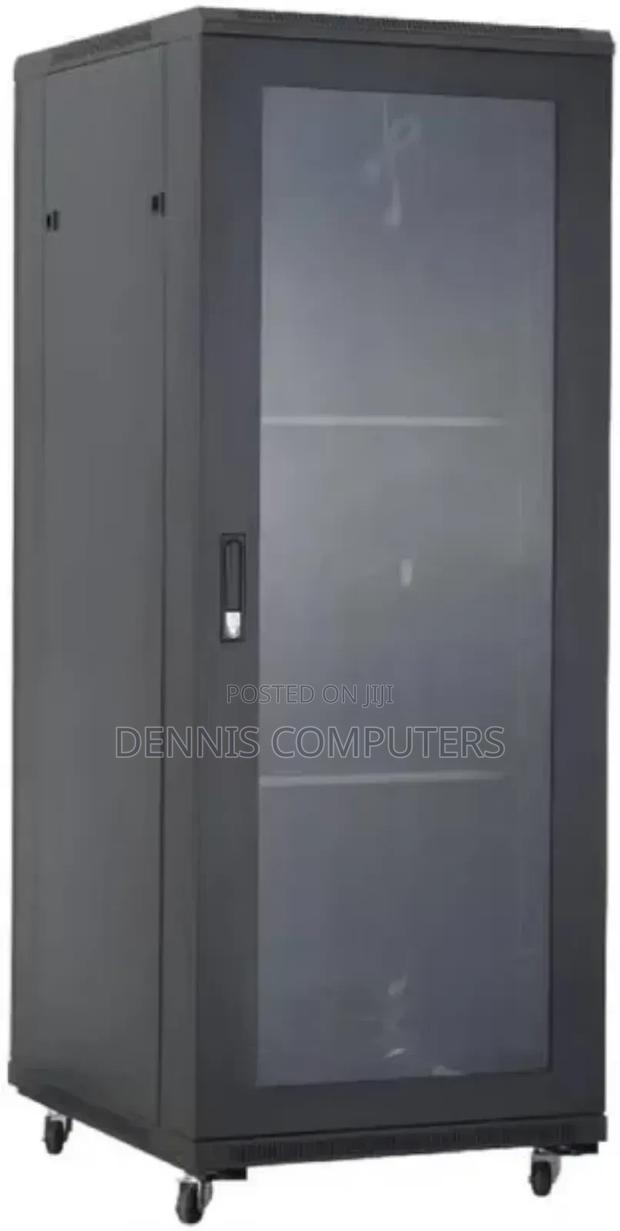 42u Network Glass Cabinet 600mm X 800mm