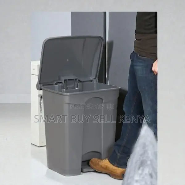 Large Capacity 30l Hard Plastic Step Pedal Waste Garbage Dust Bin