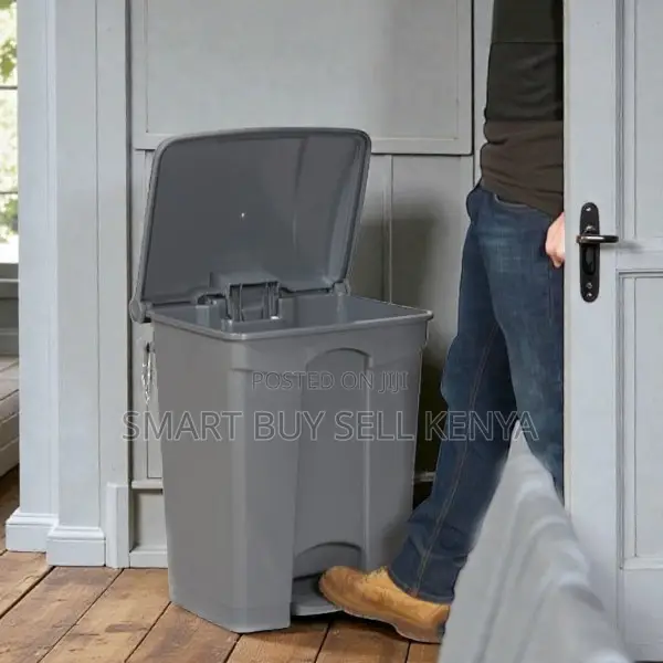 User Friendly 30l Hard Plastic Step Pedal Waste Garbage Dust Bin