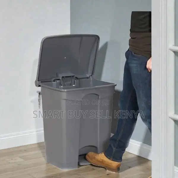 Rectangular Shape 30l Hard Plastic Step Pedal Waste Garbage Bin