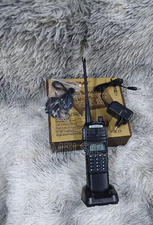 Baofeng Uv-82 Dual-Band Two-Way Radio Handheld Dual-Band Transceiver