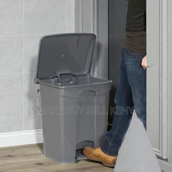 Hotels Restaurants Clinics Hard Gauge Plastic 30l Step Pedal Waste Bin